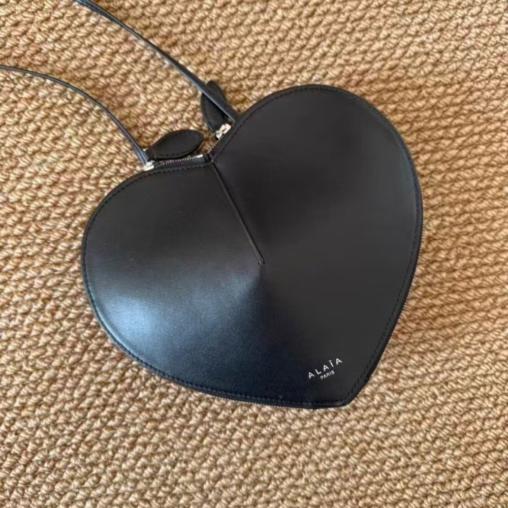 Alaina Classic Black Heart Crossbody Bag